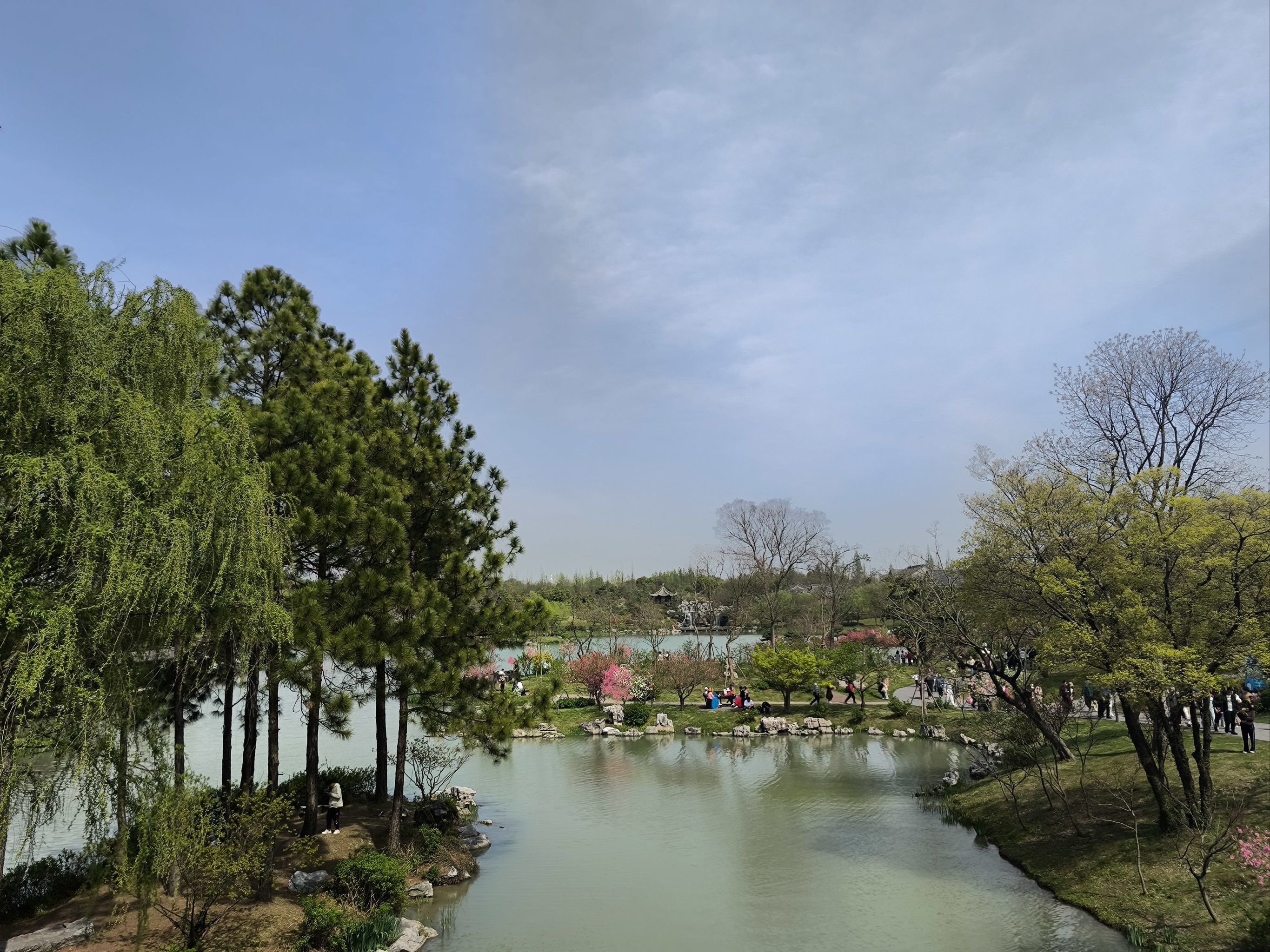 瘦西湖是一处有着悠久历史的文化名胜区