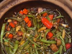 -有红鸡毛店·砂锅菜(抚琴夜市店)