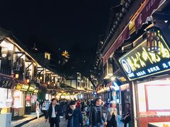 -日月光中心广场