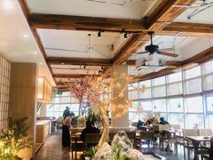 -蜜桃餐厅·伴山(湖滨商业街店)