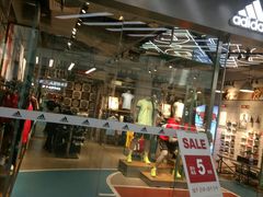 -adidas(正佳广场店)