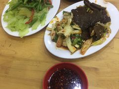 -雷祖芳老妈蹄花店