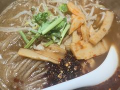 -魔都三兄弟酸辣粉·蘸卤炸串(虹桥万科店)