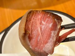 -帅巴人舅母子腊蹄民俗村