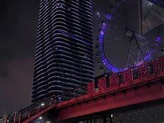 -桔子酒店(上海西藏北路地铁站店)