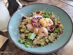 鲜虾牛油果沙拉-HIGH FIVE哈福手工汉堡(桂林路店)