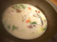 -咕嘟草帽鱼·牛奶一样的鲜鱼汤(天鹅湖万达广场店)