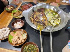 -重庆故事姊妹老火锅(财经学院店)