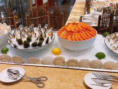 -大中华希尔顿酒店-念自助餐·嗨啤·小龙虾
