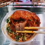 大家边吃边聊才更有氛围