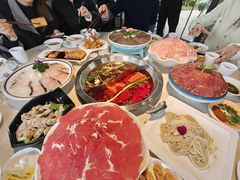 -茅草房·河畔园林火锅