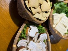 -民食香·腊排骨野生菌美食(木府店)