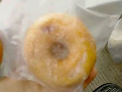 草莓酱夹心甜甜圈-华荣西饼屋(金禧店)