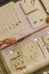 -潮宏基(万象城店)