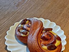 -VERIE BAKEHOUSE