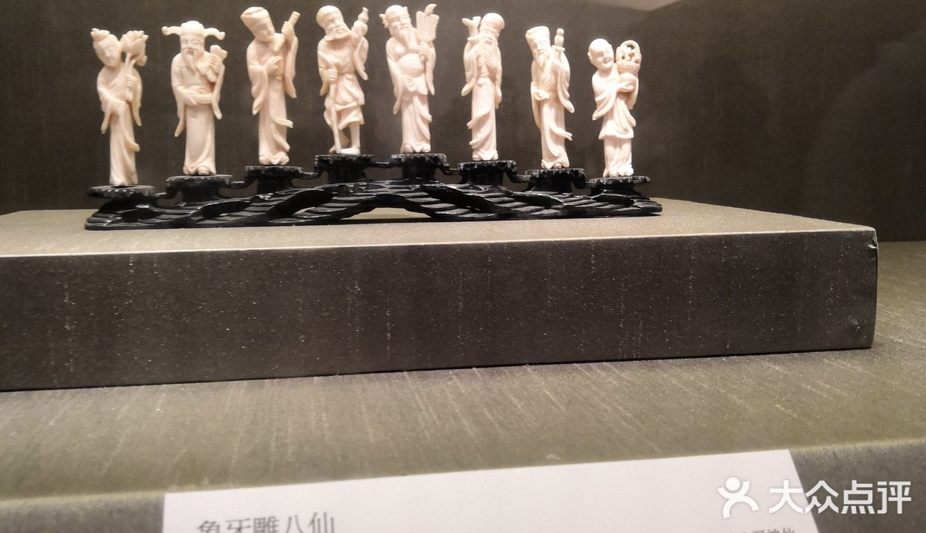 苏州博物馆馆身以灰白两色为主