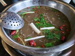 清汤锅底-周老三跷脚牛肉·全牛火锅(非遗传承店)