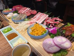 -明洞阿姨·韩式酱蟹烤肉·创意料理(三元桥店)