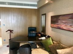 -上海滴水湖皇冠假日酒店