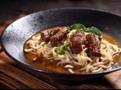 红烧牛肉面-家烧面馆【南山路知名经典面食】