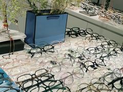 -宏宇眼镜蔡司依视路折扣店(兆佳眼镜城店)