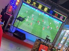 -马路牙子烧烤音乐酒馆(望京店)