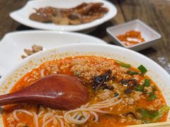 -云阿蛮云南生烫牛肉米线(奉贤路店)