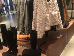 -URBAN REVIVO(西安Momopark店)