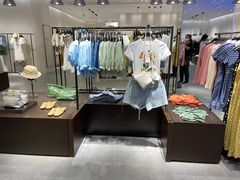 -URBAN REVIVO(七宝领展广场店)