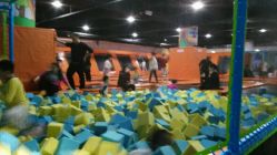 -六月巴士童乐园(抚顺罕王商场店)