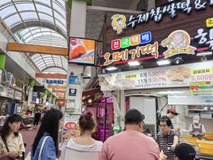 -西归浦每天偶来市场