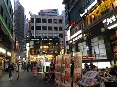 -BHC炸鸡(明洞总店)