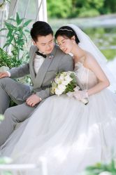 -雪中彩影婚纱摄影·微光艺术中心