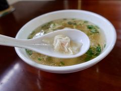 太湖三白小馄饨-忆秦园小笼包(惠山古镇总店)