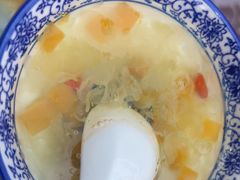 银耳炖木瓜-百年老字号·观振兴蟹黄面·三虾面·苏式面(观前街富仁坊巷店)