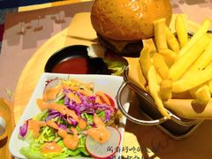 牛肉培根汉堡-遇见西木美式餐厅(体育路店)