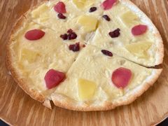 红酒雪梨水果脆薄饼-圣彼得堡观江俄餐厅(中央大街黑金冠店)