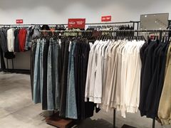 -URBAN REVIVO(上海中庚漫游城店)