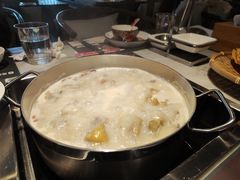 -尚尚仙·酸汤猪手·猪肚鸡火锅(华联万柳购物中心店)