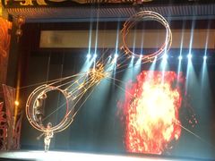 -工人俱乐部剧场杂技表演