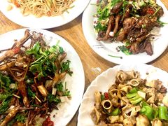 -超越海鲜屋(飞龙物业店)