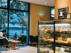 面包甜点陈列柜-星巴克(广州恒宝广场店)