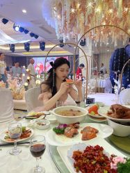 -艾米丽婚纱礼服