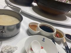 -红鼎豆捞·非遗鲍皇汤火锅(宝丰路店)