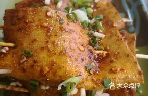 Tofu Skin Wrapped Houttuynia Herb