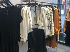 -URBAN REVIVO(欢乐海岸购物中心店)