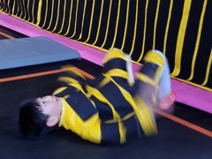 -嘿哟动霸CHUA·新潮玩运动娱乐中心·蹦床滑冰团建乐园