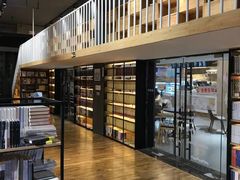 -新华书店(解放中路店)