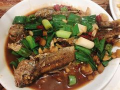红烧小黄鱼-凡老头米线砂锅(古荡新村西粮站)