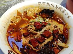-渝是乎酸菜鱼·川渝小炒(新世界百货望京店)
